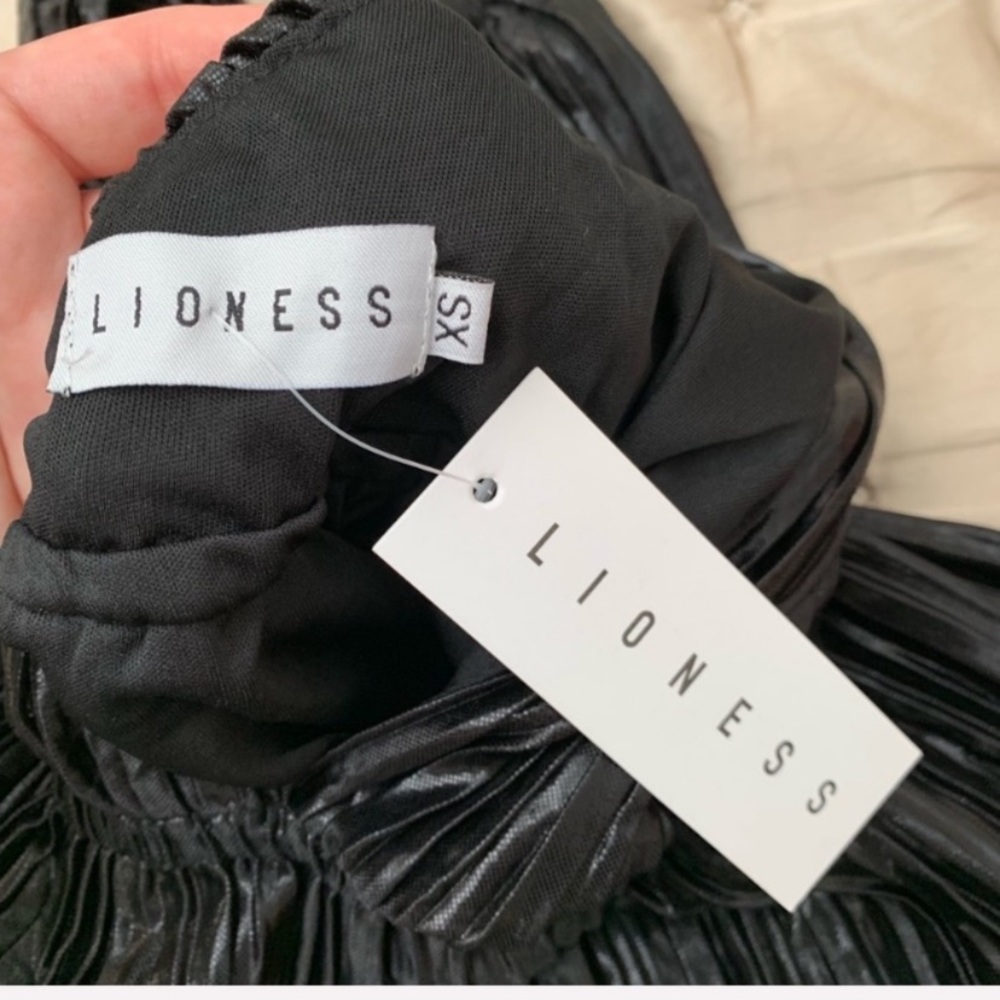 Nasty Gal Lioness Midnight Halter Pleated Maxi - Picture 6 of 6